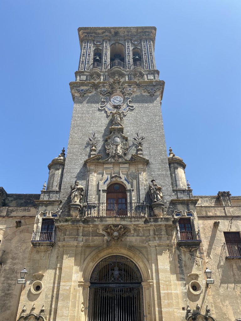 Torrefachada de la Basílica Menor de Santa María de la Asunción en Arcos de la Frontera.