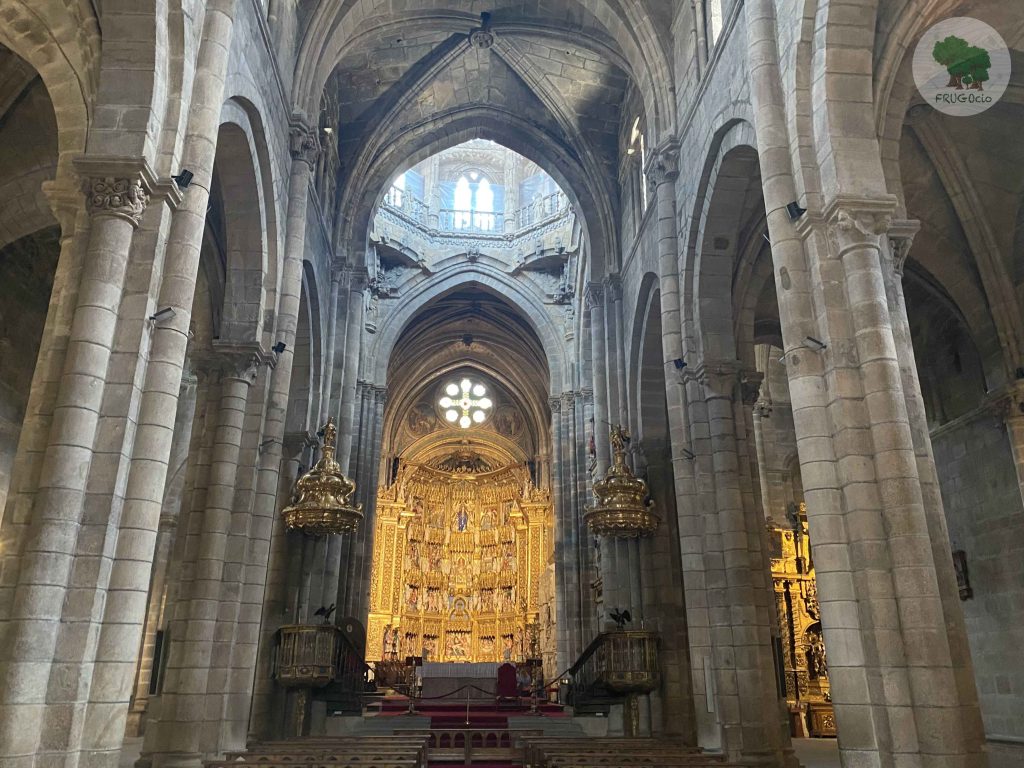 Altar Mayor de la catedral de Ourense.